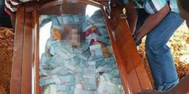 Mau Dikuburkan, Si Anak Bekali Ayah Duit Rp100 Juta