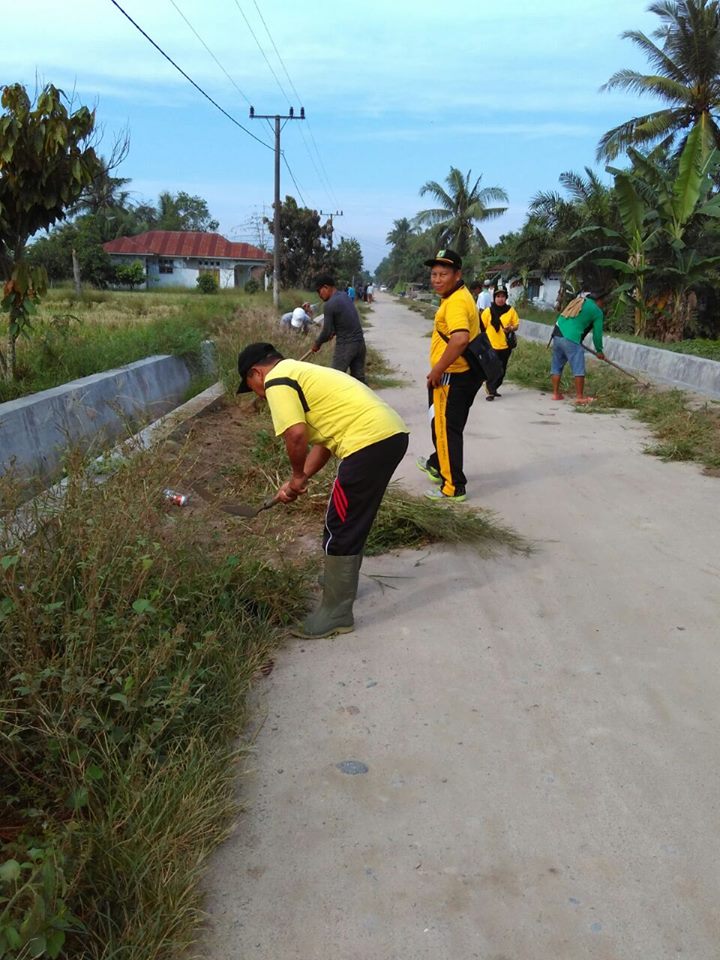 Pemerintah Desa Pematang Ganjang Gelar Gotong Royong