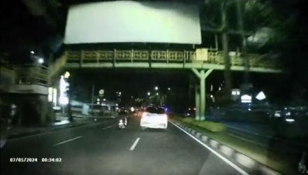 Polisi Buru Mobil Ugal-ugalan di Jalan Sudirman