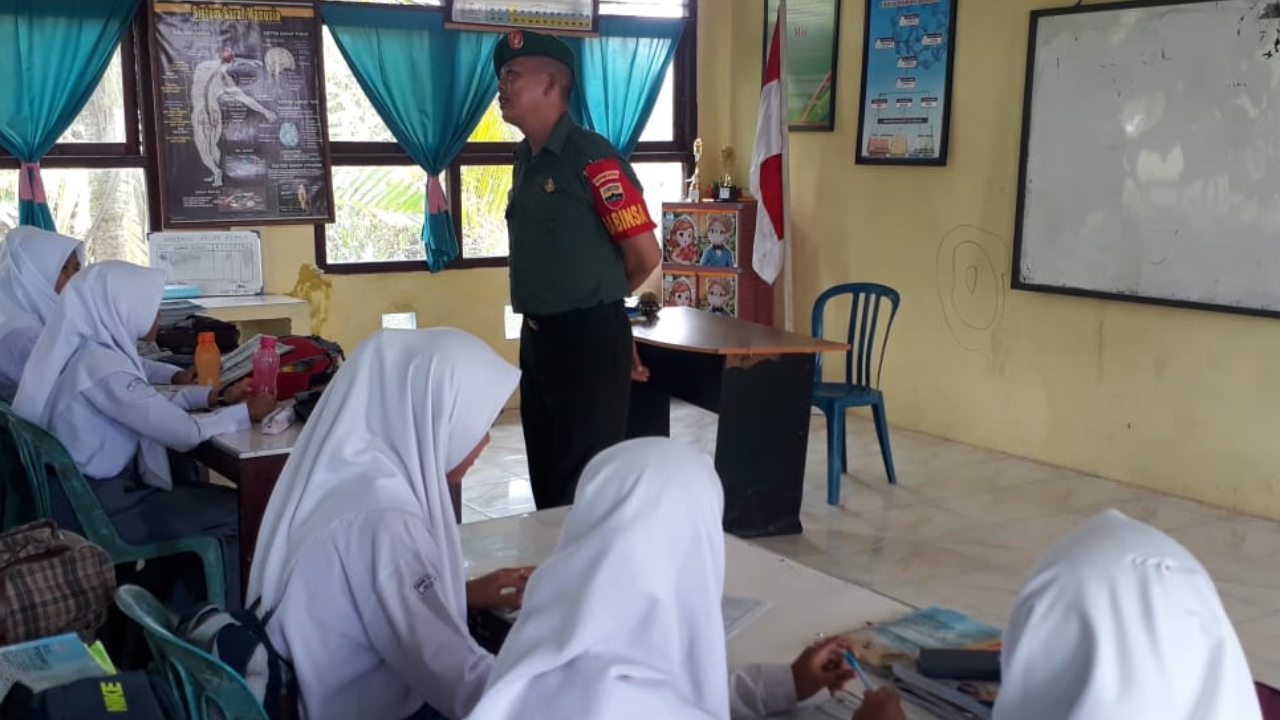 Babinsa 12/ Batang Tuaka Lakukan Wawasan Kebangsaan