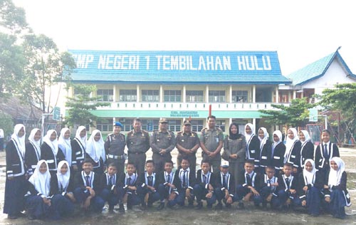 Satpol PP Inhil Sosialisasikan Bahaya Ngelem ke Sekolah-sekolah