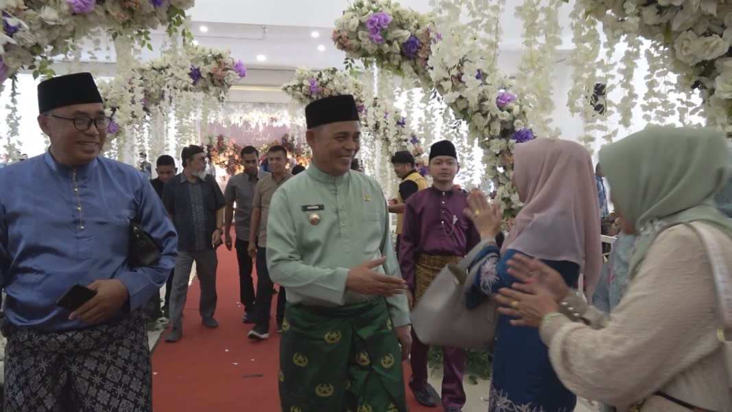 Bupati Inhil Beri Restu Untuk Indah & Fachrul di Hari Bahagia Yang Berlangsung Penuh Kehangatan