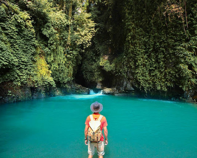 Kolam Alami Rahasia di Bali yang Airnya Super Bening