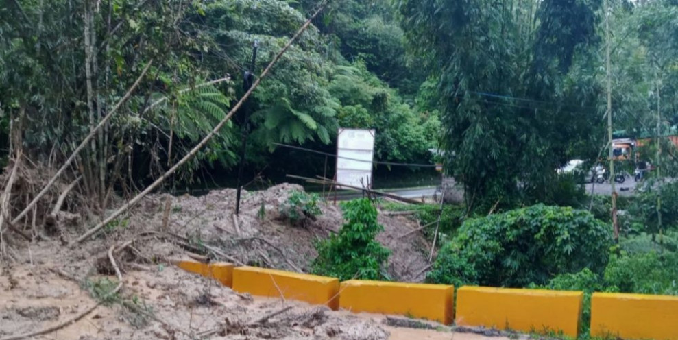 Jalan Lintas Sumbar-Riau Longsor, Arus Lalulintas Putus