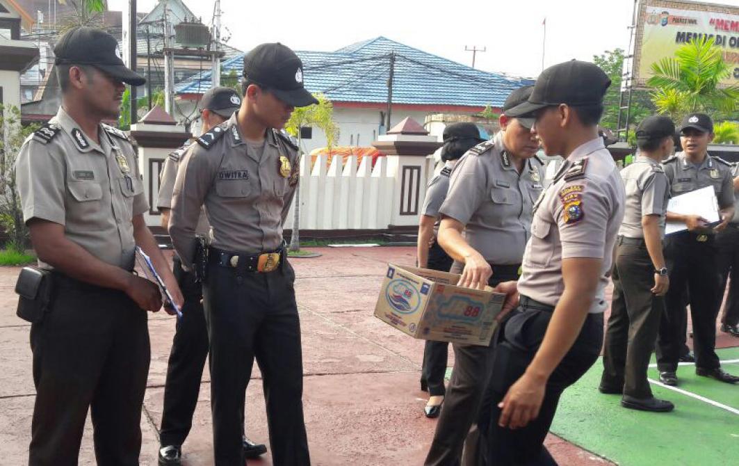 Salut! Polisi Inhil Galang Dana untuk Bantu Annisah