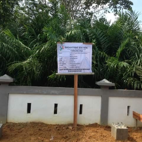 Masyarakat Pertanyakan Proyek Pembangunan Turap dan Tempat Pakir di Kantor Badan Pusat Statistik Inhu