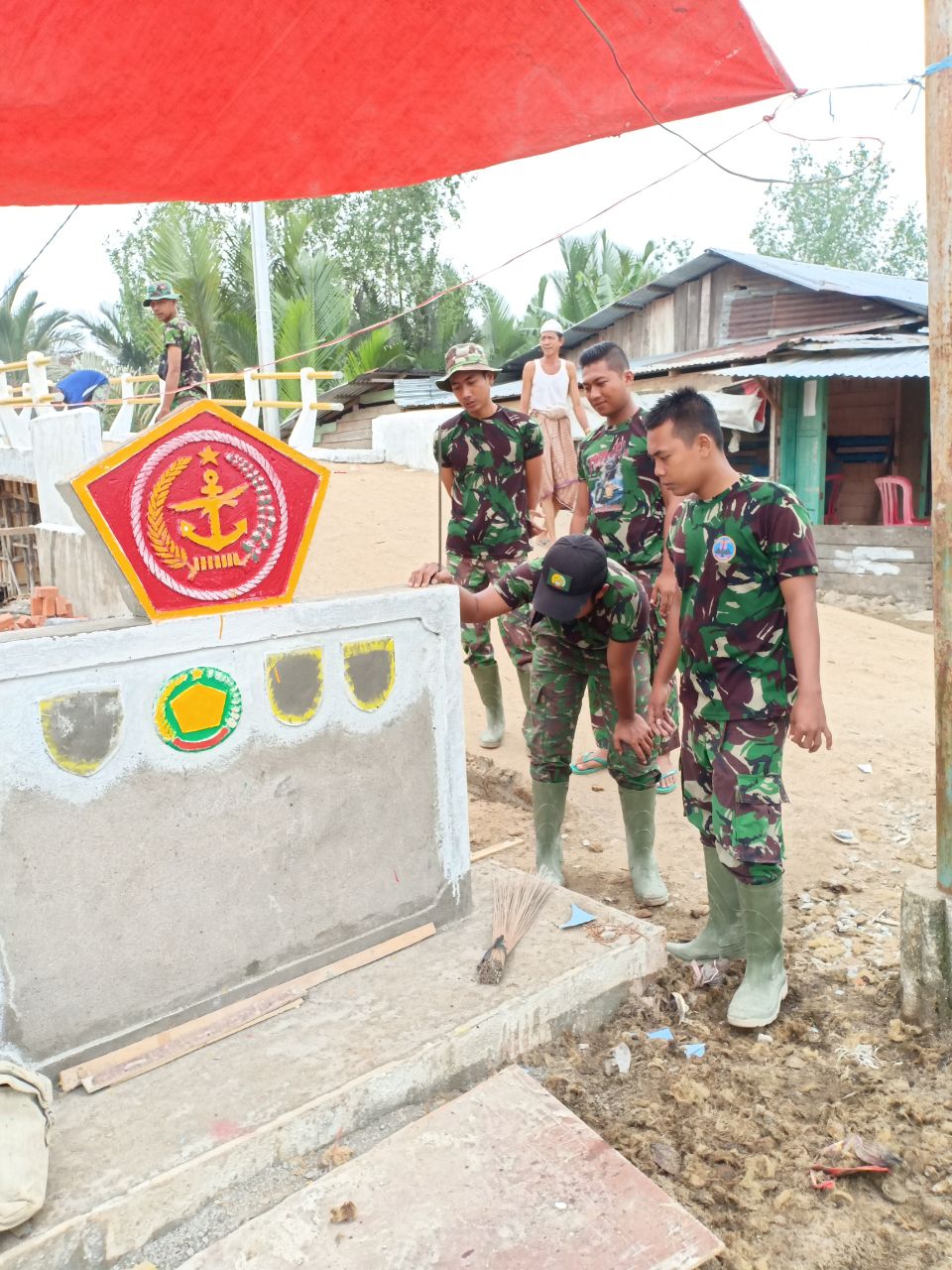 Tugu TMMD, Bukti TNI Telah Berjibaku untuk Rakyat di Desa Sanglar, Inhil
