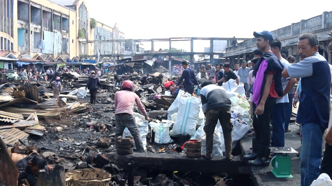 Bupati Herman Sampaikan Keprihatinan atas Kebakaran Pasar Sayur dan Ikan Asin