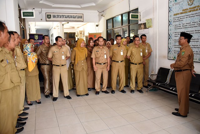 Plt Sekda Bengkalis Minta Pegawai Berikan Pelayanan Terbaik kepada Masyarakat