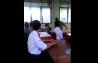 TERUNGKAP! Video Siswa Dihajar di Kelas, Ternyata Pelaku...