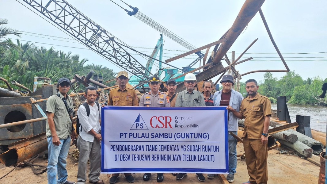 Sambu Group Bantu Bongkar Tongkat Jembatan Teluk Lanjut, Dukung Keselamatan Jalur Transportasi Air