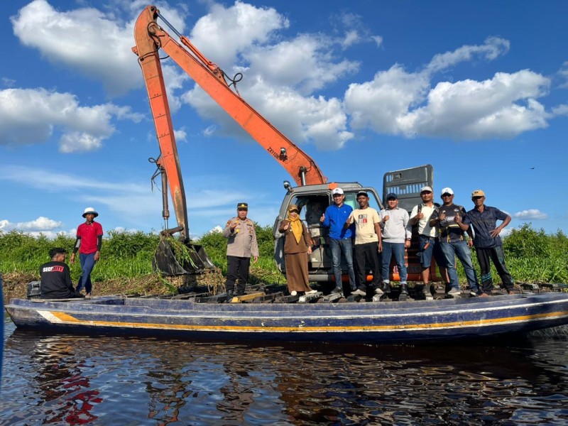 PT Guntung Idamannusa Laksanakan Pembersihan Sungai Lahang, Wujud Kepedulian Terhadap Lingkungan dan Masyarakat