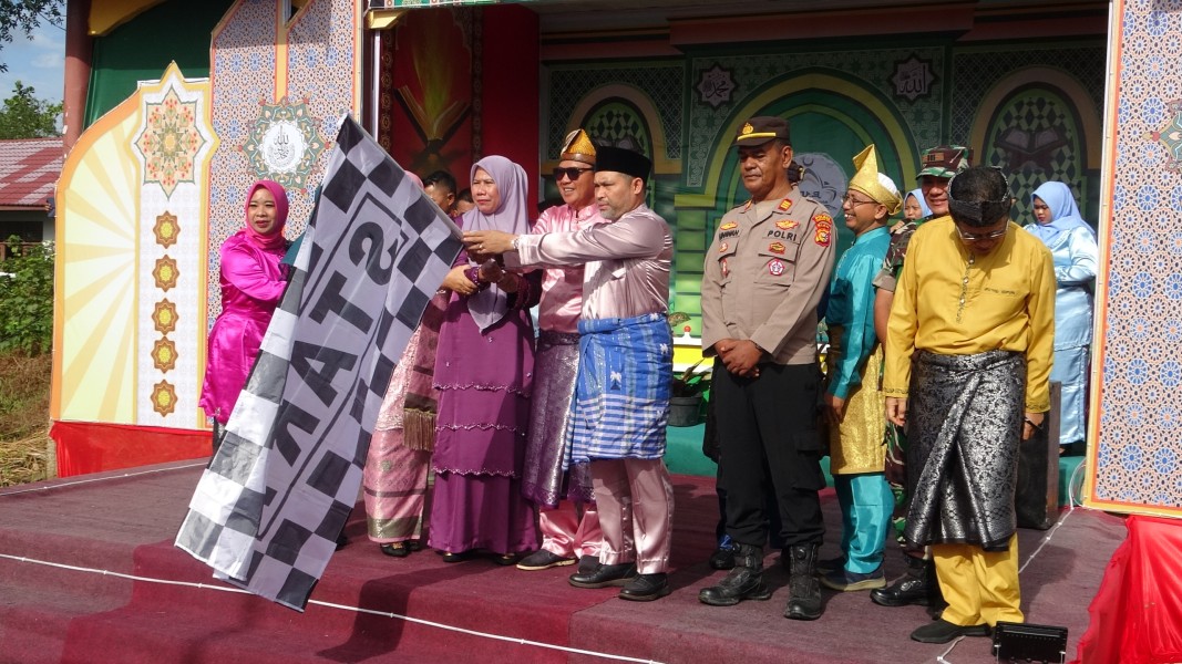 Wabup Yuliantini Buka MTQ Kecamatan Kuala Indragiri 2025 dan Lepas Pawai Ta’aruf