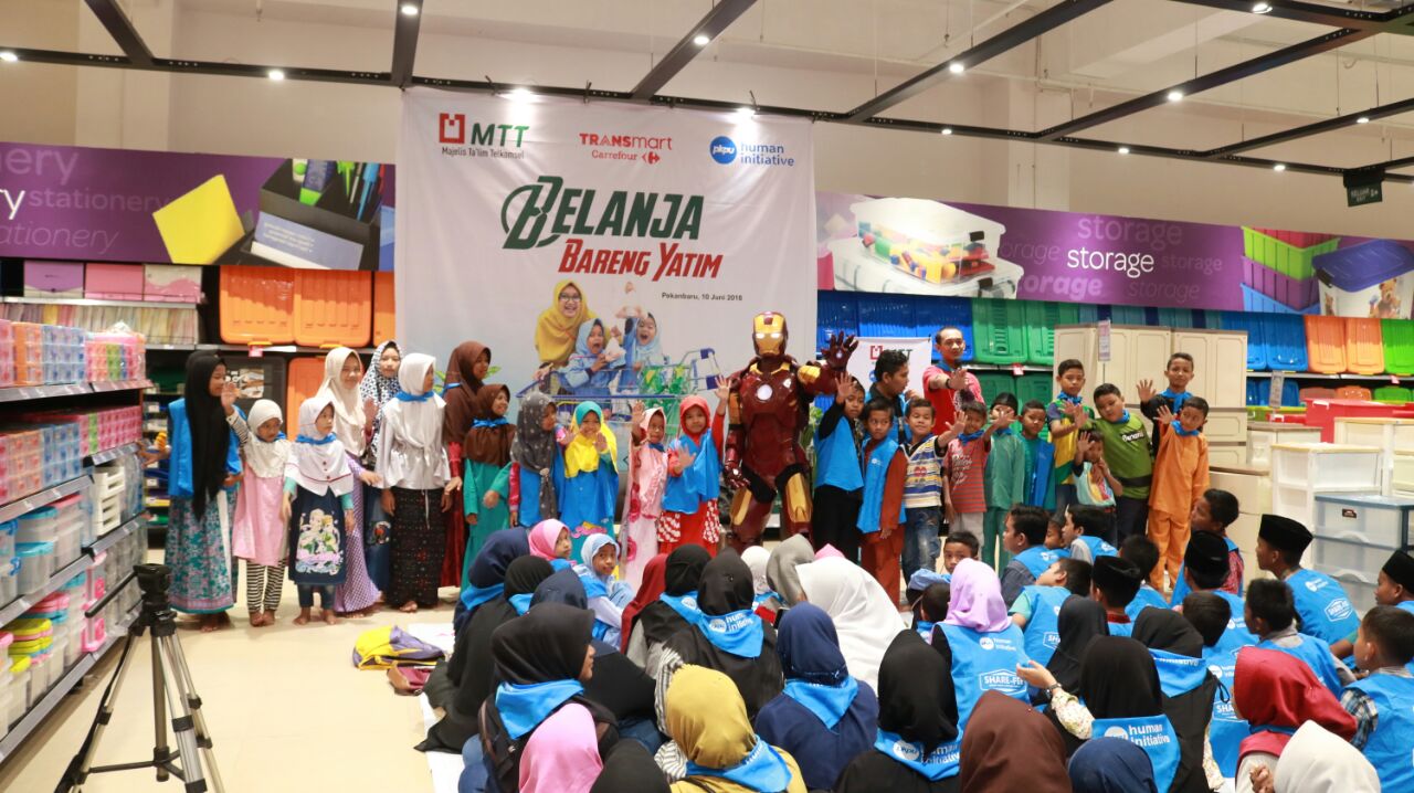 Sambut Lebaran, PKPU HI Riau Ajak Ratusan Yatim Berbelanja