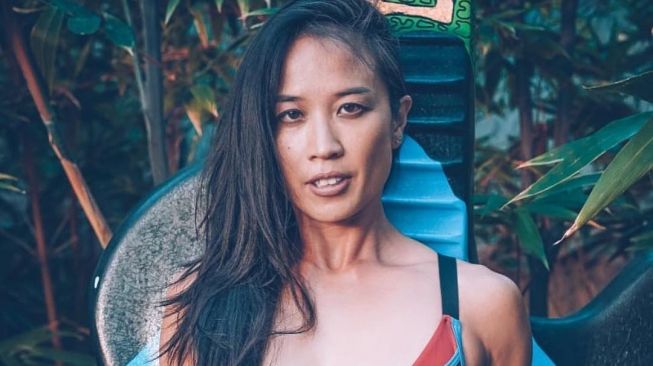 Berhenti Kerja Kantoran, Wanita Ini Sukses Jadi Penari Tiang Profesional