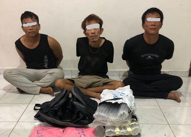 Polda Riau Tangkap Lima Kurir 4,9 Kg Sabu dan 20 Ribu Pil Ekstasi