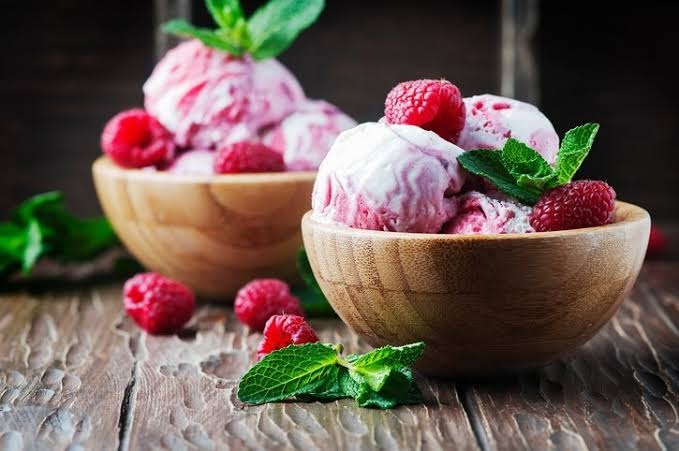 Penjelasan Ilmiah Makan Es Krim Bisa Bangkitkan Mood