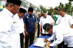 Bupati HM Wardan Resmikan Program DMIJ di Kecamatan Reteh Inhil