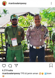 Foto Pemain Timnas Asal Papua Jadi Hansip TPS Pemilu 2019 Ini Viral