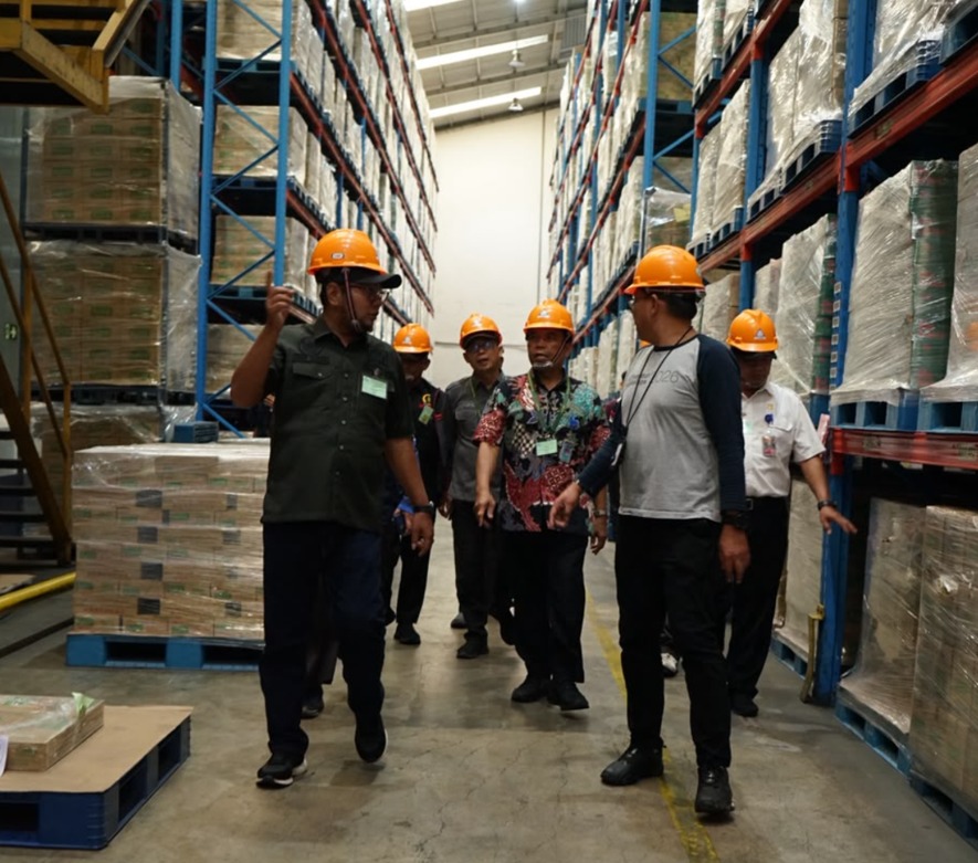 Inspeksi Pabrik, DPRD Inhil Apresiasi SAMBU Group yang masih Serap Kelapa Petani, Meski Stok Kelapa dan Barang Jadi Menumpuk