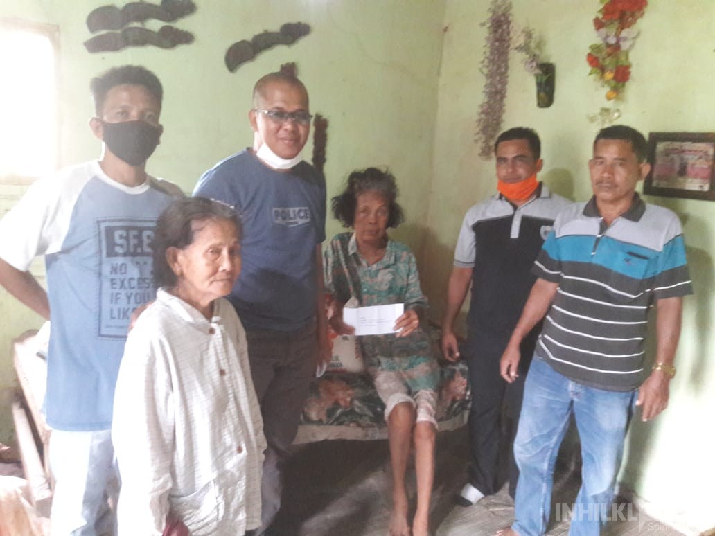 Sontaria br Manurung Teteskan Air Mata Terima Bantuan dari Darma Wijaya