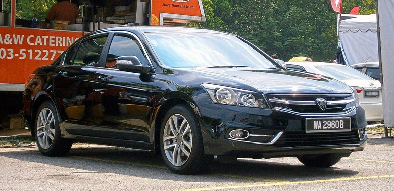 Pejabat Malaysia Pakai Mobil Nasional Sebagai Mobil Dinas