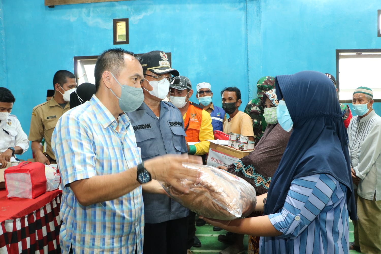 Ketua DPRD Inhil 'Kuatkan' Korban Longsor di Tanjung Baru