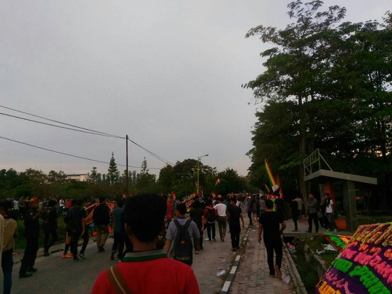 Dua Kelompok Mahasiswa Unri Saling Serang