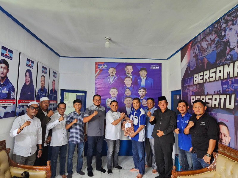 H Dani Daftarkan Diri Calon Bupati Inhil ke Partai Demokrat