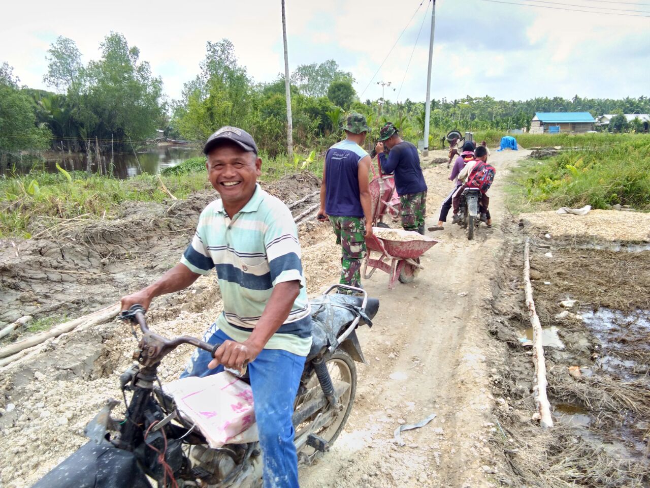 TMMD ke 101 Kodim 0314/Inhil Bangkitkan Semangat Masyarakat Bergotong Royong