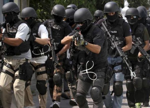Satu Terduga Teroris Tewas dalam Baku Tembak di Surabaya