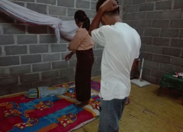 Sepasang Pelajar ini Digerebek Warga Saat Asyik Bercinta di Kamar Kos