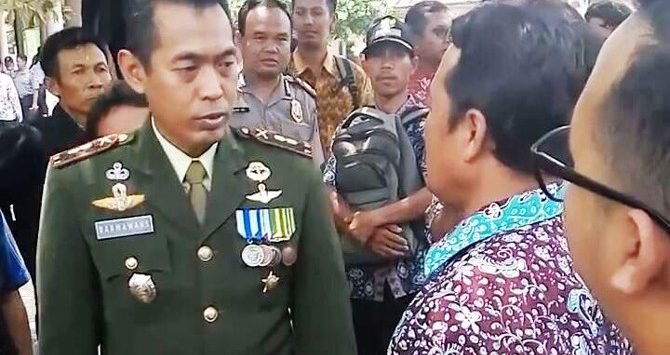 OWALAH... Merasa Tidak Dihargai saat Sambutan, Dandim Tampar Kepala Desa di Depan Umum