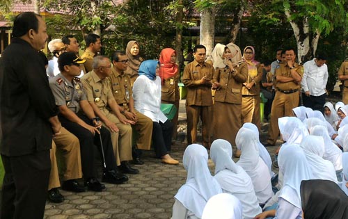 Guru Kuansing Keluhkan Honor Macet 7 Bulan