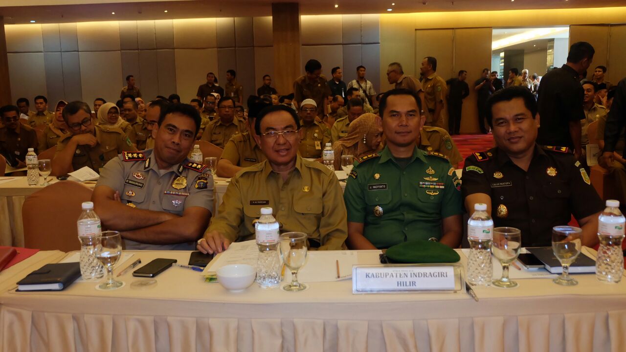 Dukung Penyelenggaraan Pilkada 2018, Bupati Inhil Hadiri Rapat Koordinasi Bupati / Walikota Se - Riau