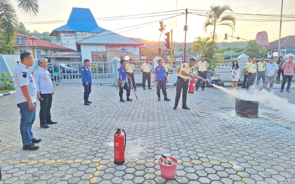 Wujud Implementasi BCM, BRI BO Gunungsitoli Gelar Sosialisasi dan Simulasi Pencegahan dan Penanganan Kebakaran