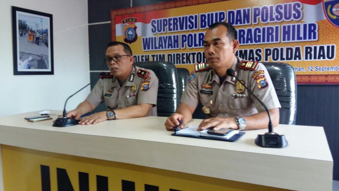 Didampingi Kasat Binmas, Waka Polres Inhil Berikan Arahan Kepada Bhabinkamtibmas yang dimutasi