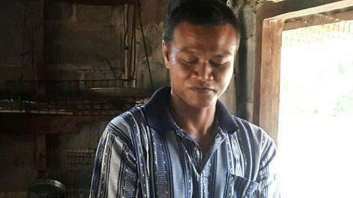 Keji, Hanya Karena Lupa Beri Kecap, Sakdim Bunuh Ayah Kandung nya Dengan Pisau Dapur
