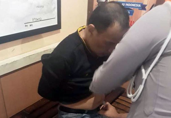 Ancam Polisi Pakai Pisau, Begitu Polisi Keluarkan Pistol Jambret ini Nyerah
