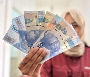 Rupiah Melemah Hingga ke Level Rp16.000/USD