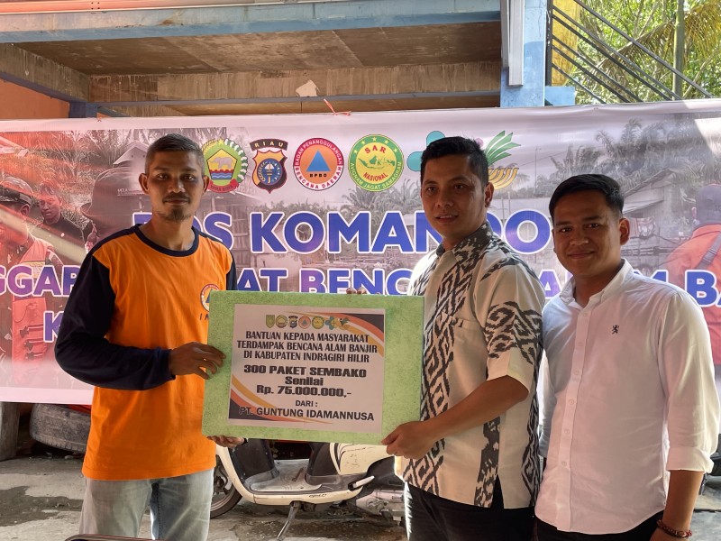 PT GIN Serahkan 300 Paket Senilai 75 Juta Rupiah untuk Korban Banjir ke BPBD Inhil