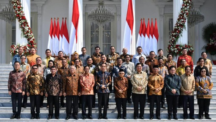 Jokowi-Ma'ruf Sudah Bicara, Ini Daftar Menteri Layak Reshuffle Versi Survei