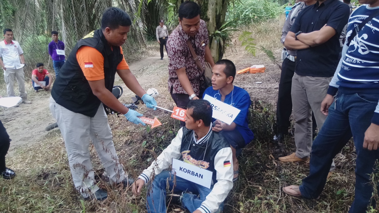 Kasat Reskrim Polres Siak Pimpin Langsung Rekontruksi Kasus Penemuan Mayat di Simpang Perak