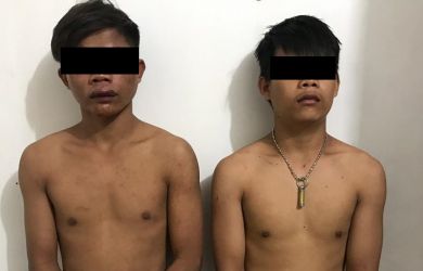 MAMPUS! Gagal Perkosa Pelajar, Dua Remaja Sengak ini Bonyok Dihajar Massa