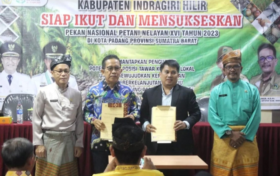 Pemkab Inhil Lepas Ratusan Kontingen Menuju Penas Petani Nelayan XVI Kota Padang