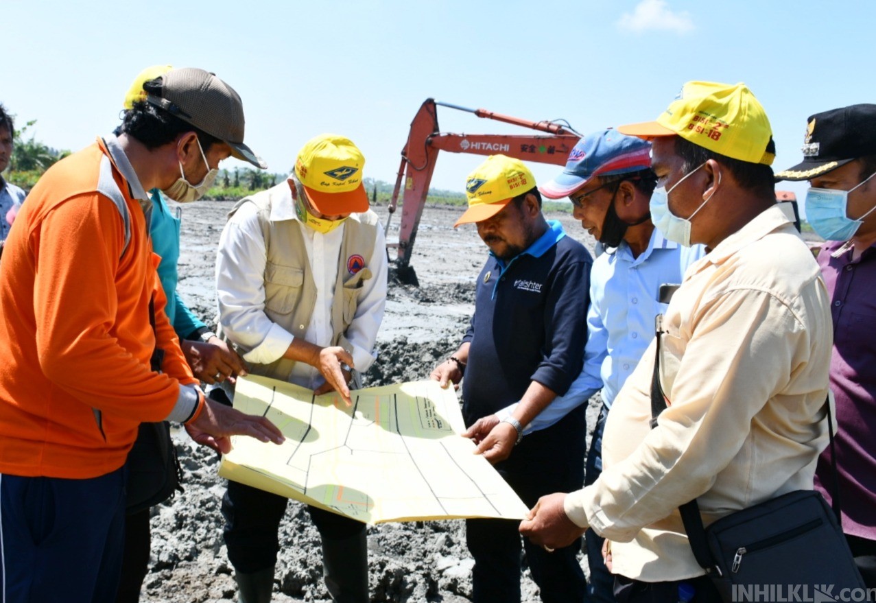 Bupati Soekirman Tinjau Lahan Cetak Sawah