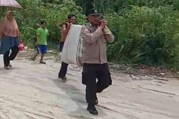 Sepak Terjang Polisi Hebat di Bumi Hamparan Kelapa Dunia, Antara Tugas Negara & Kemanusiaan