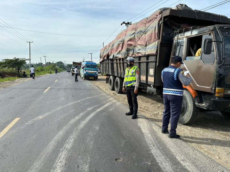 Ratusan Kendaraan ODOL Terjaring Razia Tim Gabungan