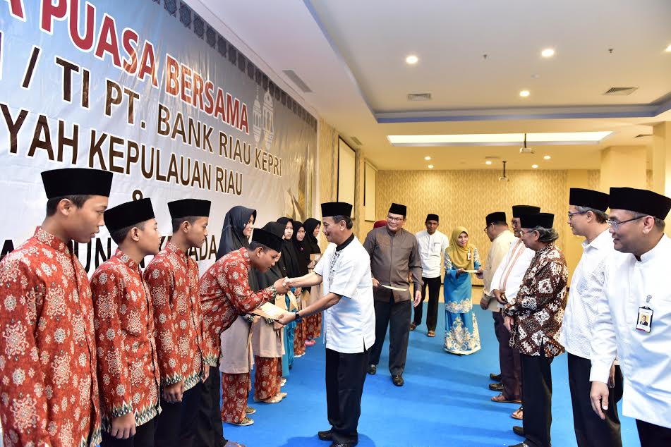 BRK Buka Puasa Bersama Anak Yatim Piatu Di Tanjung Pinang