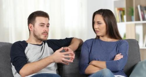 Pria Wajib Tahu! Tips Jawab Pertanyaan Menjebak dari Perempuan